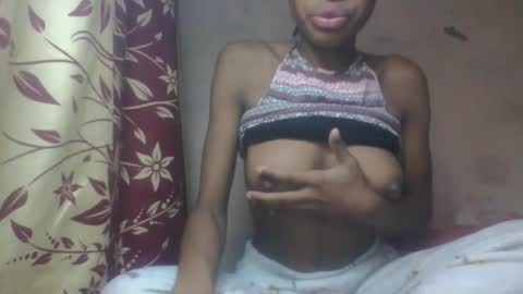 Snapshot of littleyanah chatting on 09/12/25, 11:32 yanah online show from 09/12/25, 11:32