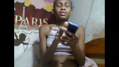 Snapshot of littleyanah chatting on 09/24/25, 07:17 yanah online show from 09/24/25, 07:17