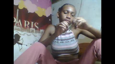 Snapshot of littleyanah chatting on 09/25/25, 08:07 yanah online show from 09/25/25, 08:07