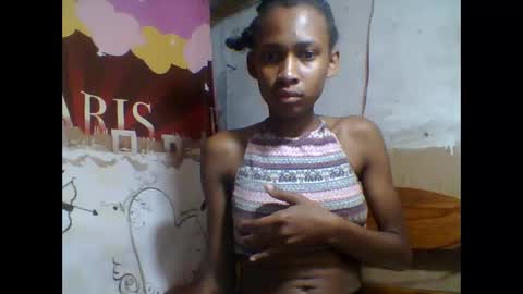 Snapshot of littleyanah chatting on 10/03/25, 05:37 yanah online show from 10/03/25, 05:37