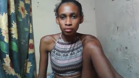 Snapshot of littleyanah chatting on 01/17/26, 07:28 yanah online show from 01/17/26, 07:28