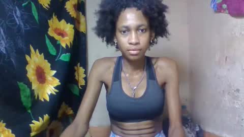 Snapshot of littleyanah chatting on 02/06/26, 04:17 yanah online show from 02/06/26, 04:17