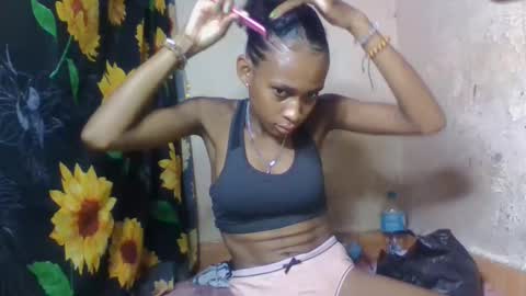 Snapshot of littleyanah chatting on 02/08/26, 07:34 yanah online show from 02/08/26, 07:34