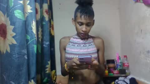 Snapshot of littleyanah chatting on 02/20/26, 07:43 yanah online show from 02/20/26, 07:43