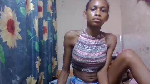 Snapshot of littleyanah chatting on 02/24/26, 09:40 yanah online show from 02/24/26, 09:40