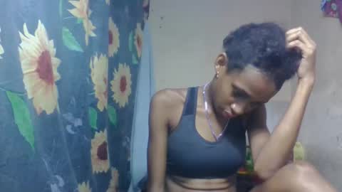 Snapshot of littleyanah chatting on 03/11/26, 08:37 yanah online show from 03/11/26, 08:37