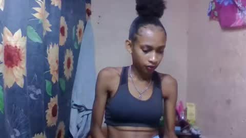 Snapshot of littleyanah chatting on 03/12/26, 09:26 yanah online show from 03/12/26, 09:26