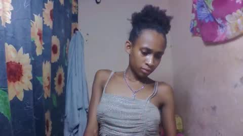 Snapshot of littleyanah chatting on 03/17/26, 07:39 yanah online show from 03/17/26, 07:39