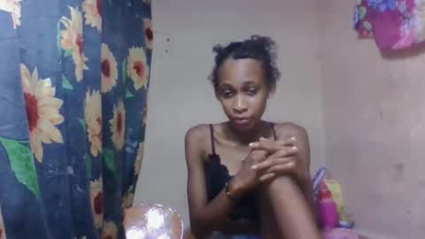 Snapshot of littleyanah chatting on 03/18/26, 09:34 yanah online show from 03/18/26, 09:34