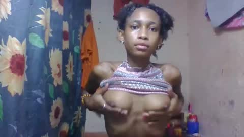 Snapshot of littleyanah chatting on 04/05/26, 06:10 yanah online show from 04/05/26, 06:10