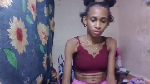 Snapshot of littleyanah chatting on 04/07/26, 05:35 yanah online show from 04/07/26, 05:35
