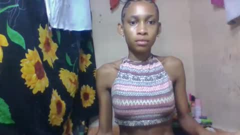 Snapshot of littleyanah chatting on 04/09/26, 06:19 yanah online show from 04/09/26, 06:19