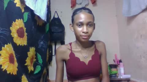 Snapshot of littleyanah chatting on 04/10/26, 06:45 yanah online show from 04/10/26, 06:45