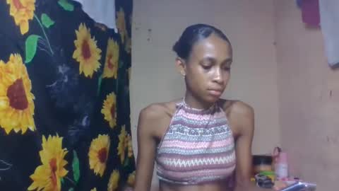 Snapshot of littleyanah chatting on 04/11/26, 01:15 yanah online show from 04/11/26, 01:15