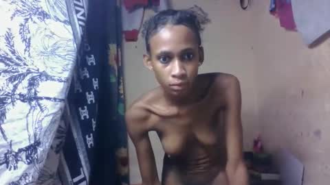 Snapshot of littleyanah chatting on 04/12/26, 02:33 yanah online show from 04/12/26, 02:33