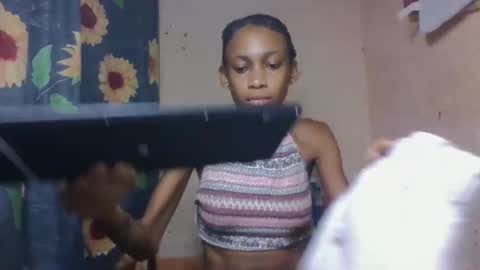 Snapshot of littleyanah chatting on 04/13/26, 03:45 yanah online show from 04/13/26, 03:45