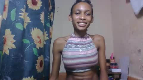 Snapshot of littleyanah chatting on 04/14/26, 05:52 yanah online show from 04/14/26, 05:52