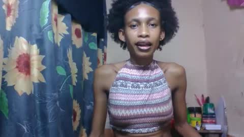 Snapshot of littleyanah chatting on 04/15/26, 07:58 yanah online show from 04/15/26, 07:58