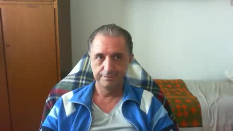 Snapshot of liuk53 chatting on 05/17/26, 12:23 liuk53 online show from 05/17/26, 12:23