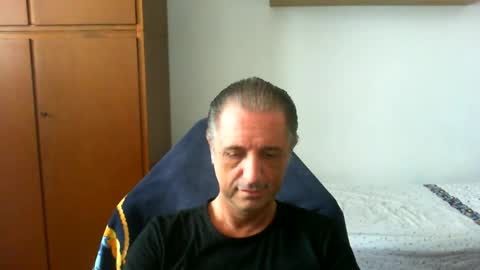 Snapshot of liuk53 chatting on 06/15/26, 12:40 liuk53 online show from 06/15/26, 12:40