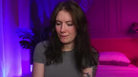 Snapshot of liv_fay chatting on 11/22/25, 01:43 Liv 3 online show from 11/22/25, 01:43