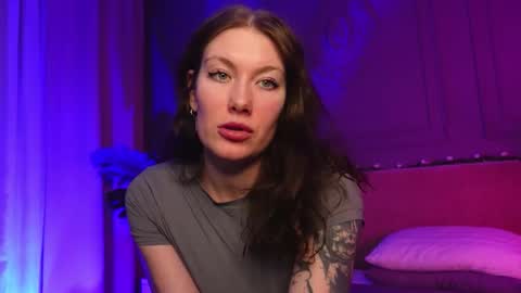 Snapshot of liv_fay chatting on 12/19/25, 02:35 Liv 3 online show from 12/19/25, 02:35