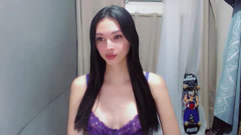 Lvia online show from 04/23/26, 02:19