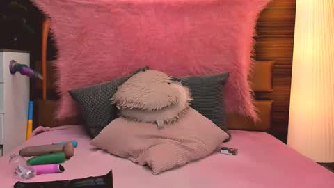 Snapshot of liviahott chatting on 02/01/26, 07:56 Livia and Lucy D online show from 02/01/26, 07:56