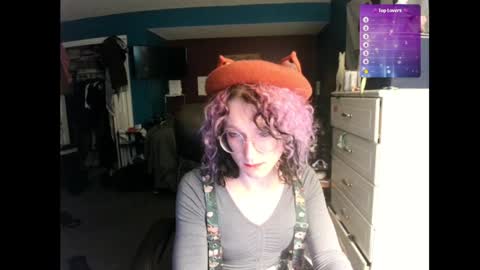 Snapshot of livolioyo chatting on 12/19/24, 01:07 Livolio online show from 12/19/24, 01:07