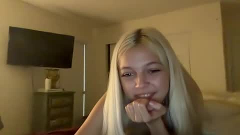 Snapshot of livvybunny chatting on 07/21/26, 04:48 Livvy online show from 07/21/26, 04:48