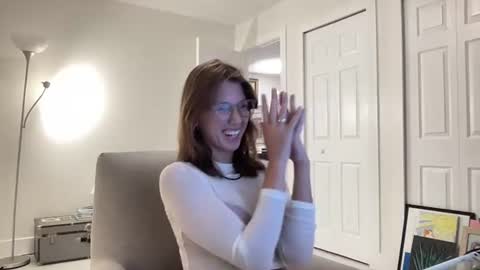 Snapshot of livvyybearxx chatting on 06/12/26, 01:59 liv online show from 06/12/26, 01:59