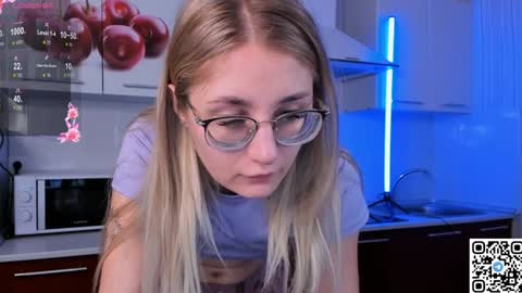 My name is Livy Nice to meet you  Thumbs up please its important online show from 12/10/24, 06:06