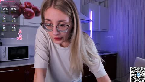 My name is Livy Nice to meet you  Thumbs up please its important online show from 12/13/24, 03:54