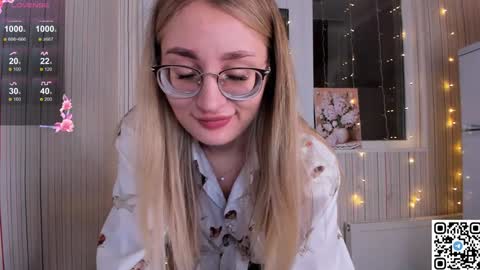 My name is Livy Nice to meet you  Thumbs up please its important online show from 01/15/25, 07:34
