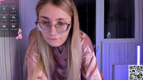 My name is Livy Nice to meet you  Thumbs up please its important online show from 01/20/25, 03:18