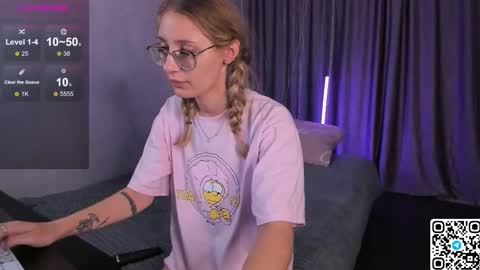 My name is Livy Nice to meet you  Thumbs up please its important online show from 09/09/25, 05:01