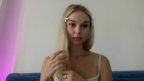 Liya online show from 09/21/25, 06:48