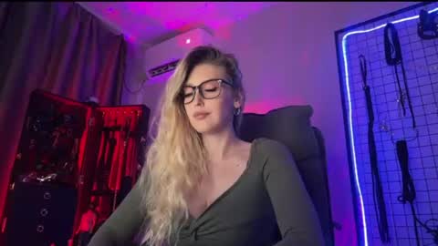 Liya Ray online show from 07/18/26, 11:52