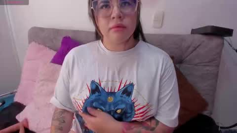 Snapshot of liz_7even chatting on 03/12/25, 06:00 Eliza online show from 03/12/25, 06:00