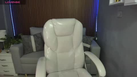 Snapshot of liz_bohemia chatting on 11/08/25, 02:56 LIZ online show from 11/08/25, 02:56