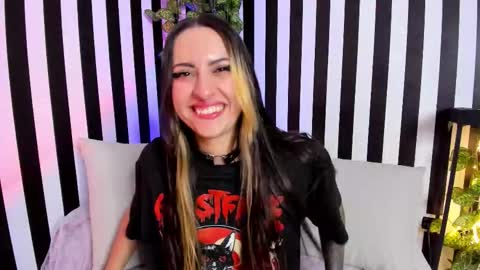 Snapshot of liz_goth chatting on 02/26/26, 06:07 Liz online show from 02/26/26, 06:07