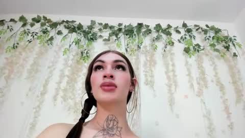 Snapshot of liz_lunaa chatting on 06/12/26, 09:35 Liz Luna online show from 06/12/26, 09:35