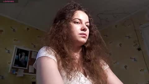 Snapshot of lizabethkimbal chatting on 05/15/26, 02:24 Molly online show from 05/15/26, 02:24
