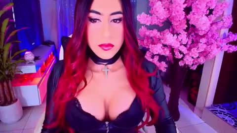Snapshot of lizagothdoll chatting on 11/17/25, 11:32 Liza Goth online show from 11/17/25, 11:32