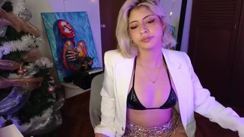 Lizeth online show from 12/31/24, 08:34