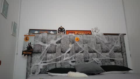  LIZBETH ROSS  online show from 10/28/25, 11:25