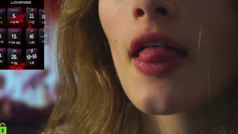 Snapshot of lizbethcoll chatting on 12/05/24, 05:17 Sunnheart online show from 12/05/24, 05:17