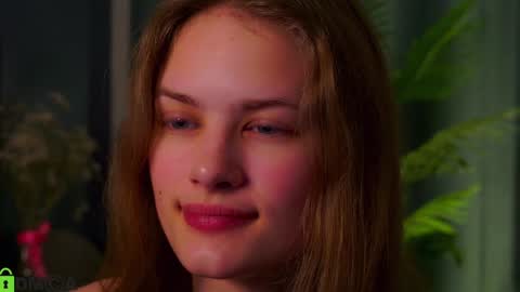 Snapshot of lizbethcoll chatting on 12/14/24, 05:58 Sunnheart online show from 12/14/24, 05:58