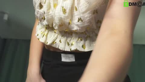 Snapshot of lizbethcoll chatting on 01/31/25, 04:17 Sunnheart online show from 01/31/25, 04:17