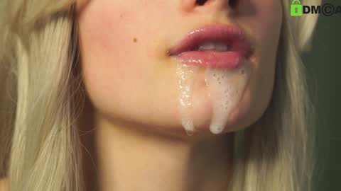 Snapshot of lizbethcoll chatting on 02/04/25, 07:33 Sunnheart online show from 02/04/25, 07:33